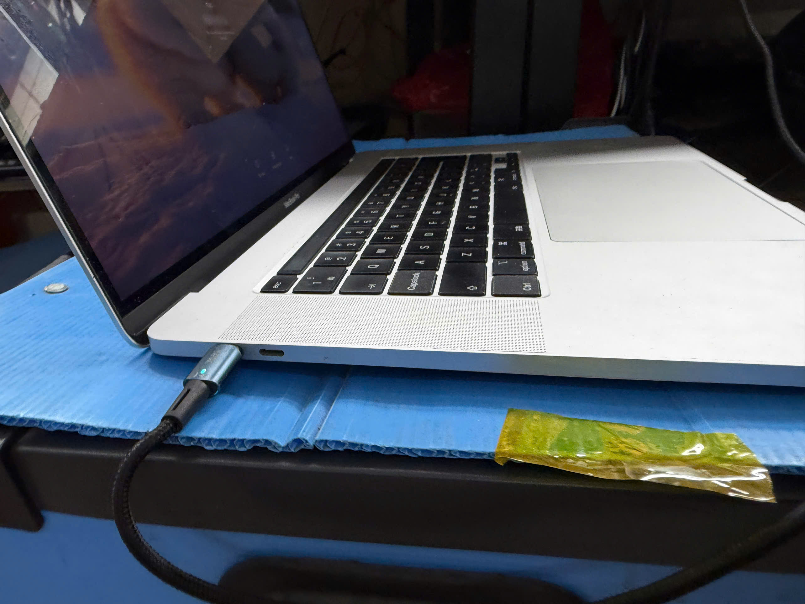 Sửa MacBook A2141 Lỗi IC Type-C Uy Tín Tại Hải Dương