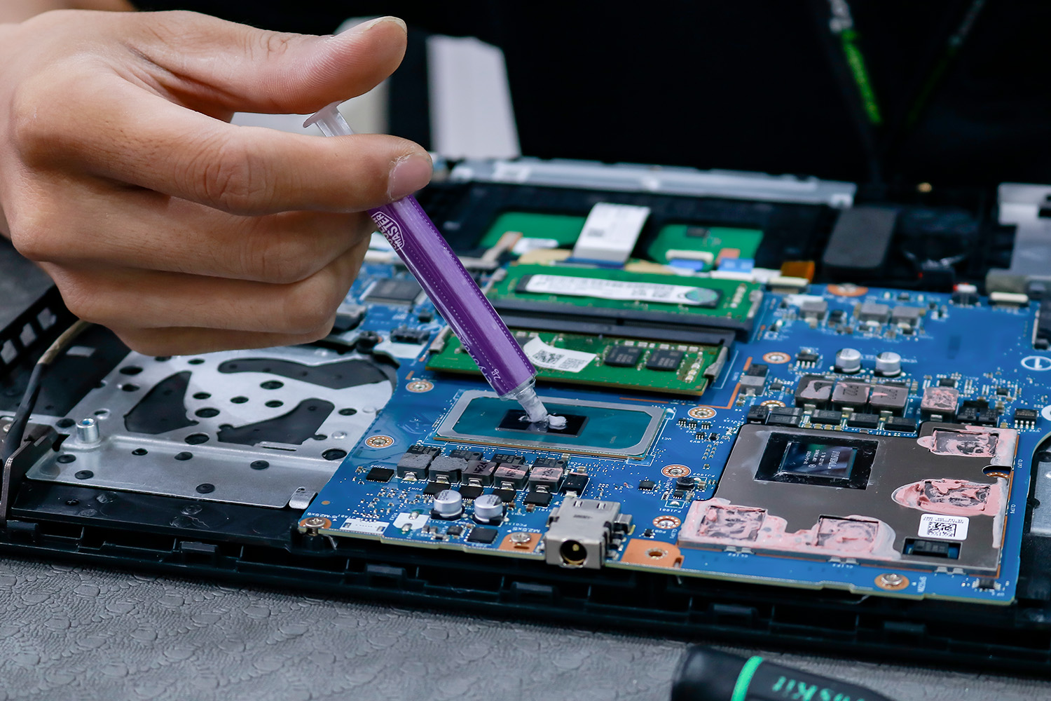 DỊCH VỤ VỆ SINH LAPTOP LẤY NGAY TẠI HẢI PHÒNG: SẠCH BỤI – MÁT MÁY – TỐI ƯU HIỆU NĂNG