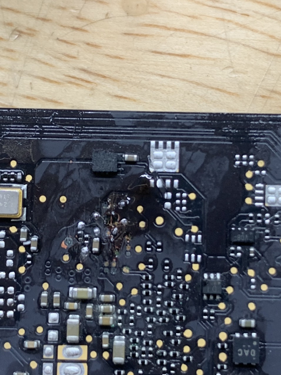 CÁCH DÙNG MACBOOK ĐỂ TRÁNH TRƯỜNG HỢP BỊ CHÁY NỔ LINH KIỆN MAINBOARD