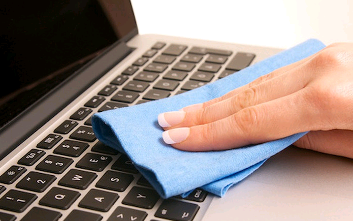 Mẹo bảo quản laptop mùa mưa không thể bỏ qua