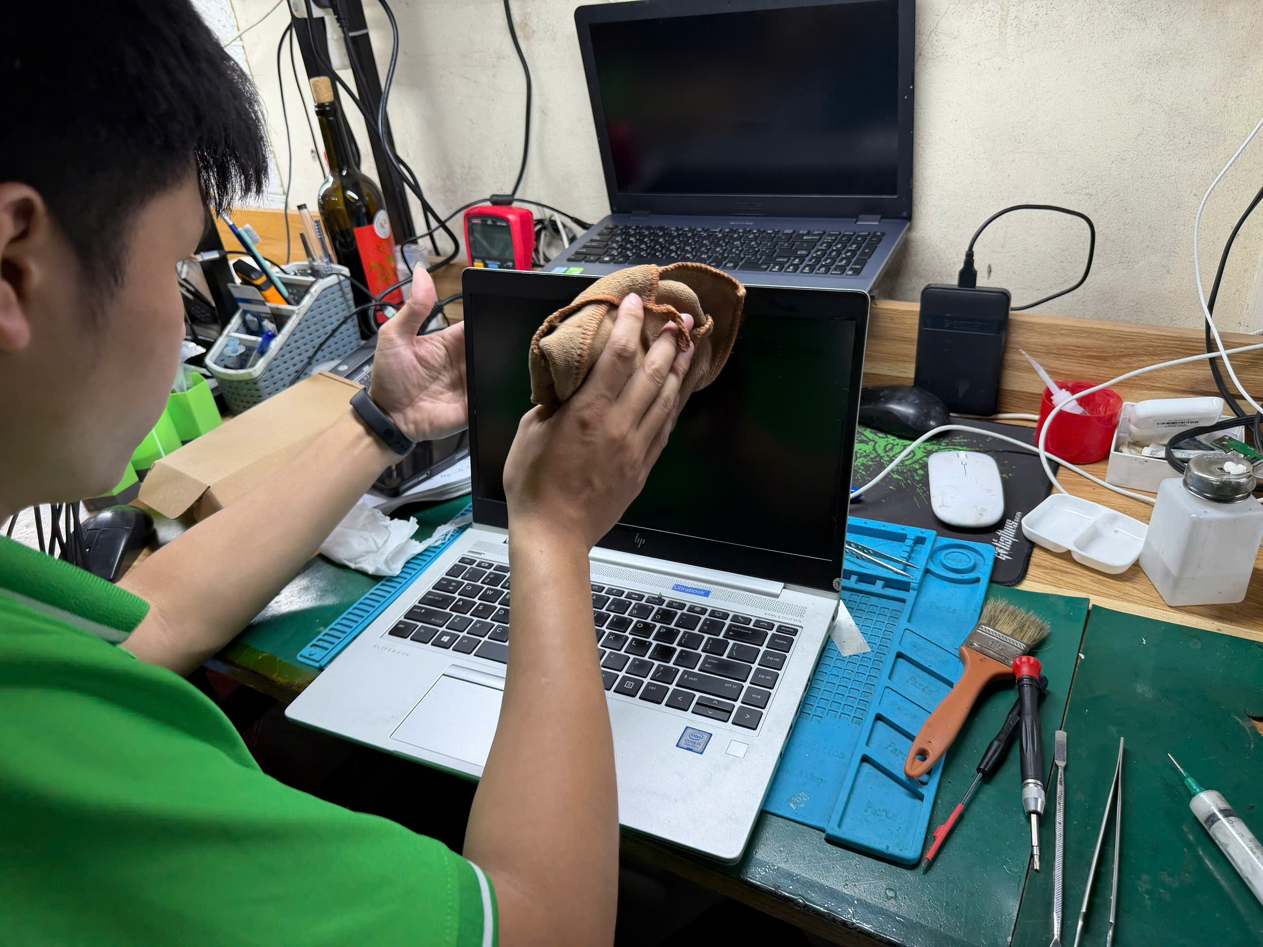 Vệ Sinh Laptop HP Lấy Ngay Tại Hải Dương: Uy Tín, Giá Rẻ, 30 Phút Xong
