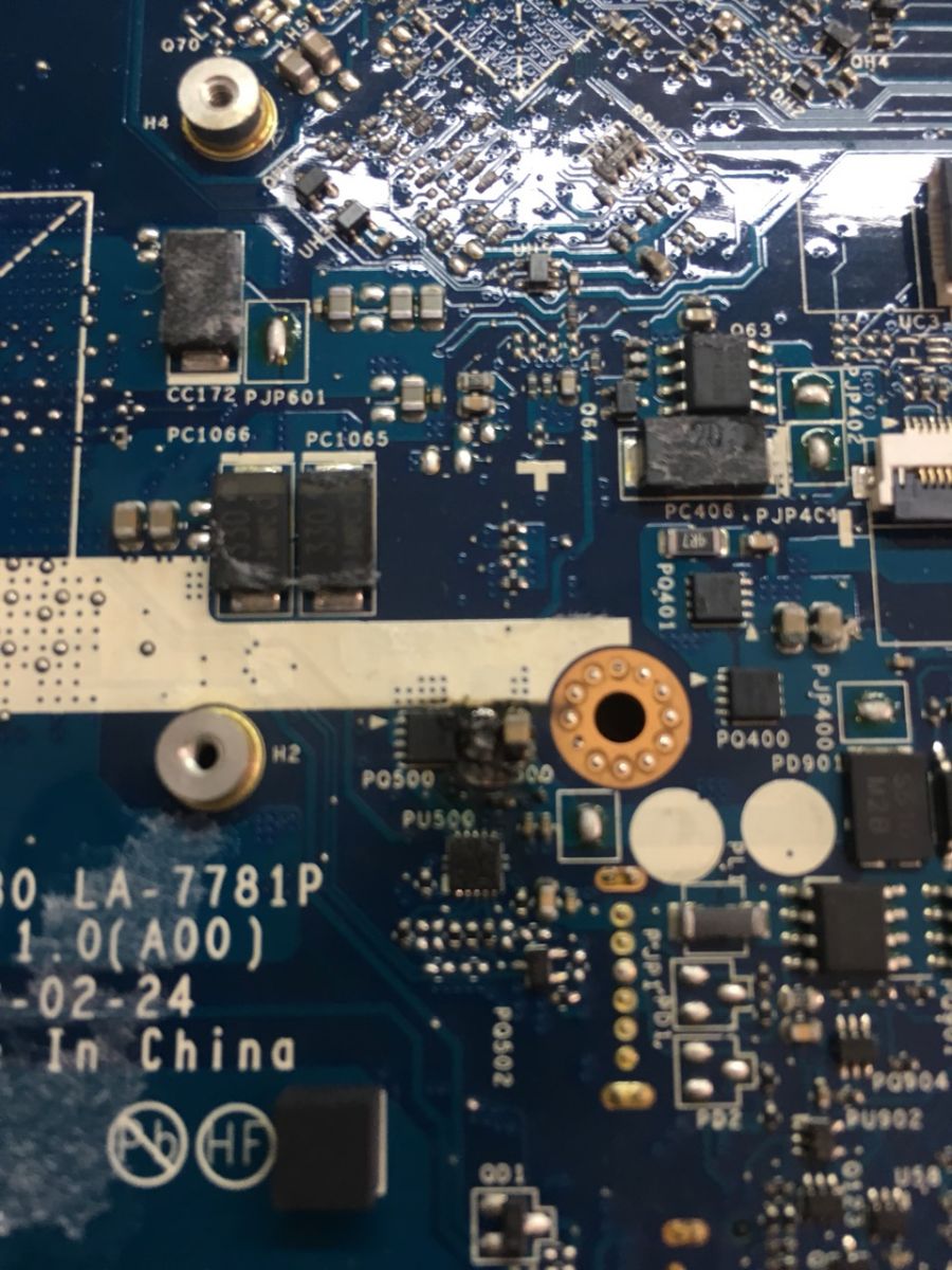 Làm gì khi laptop của bạn bị nước vào