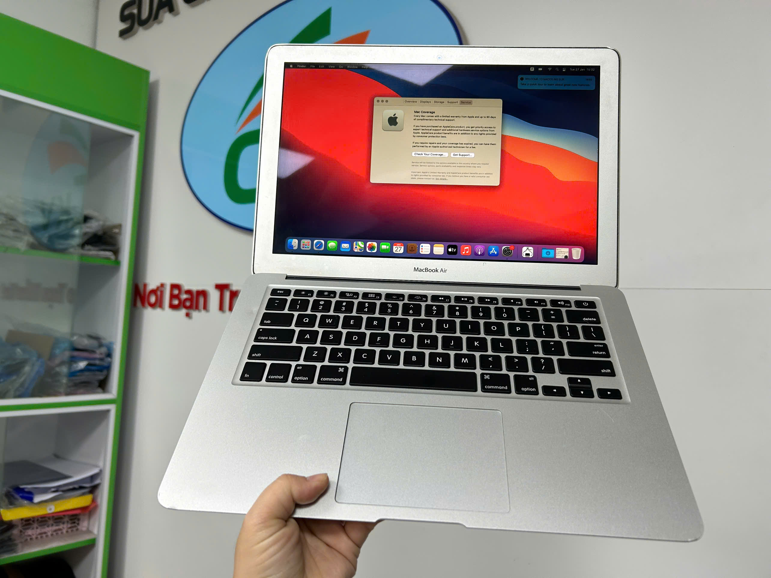 MacBook bị sọc màn hình, nhấp nháy – Nên thay hay sửa?