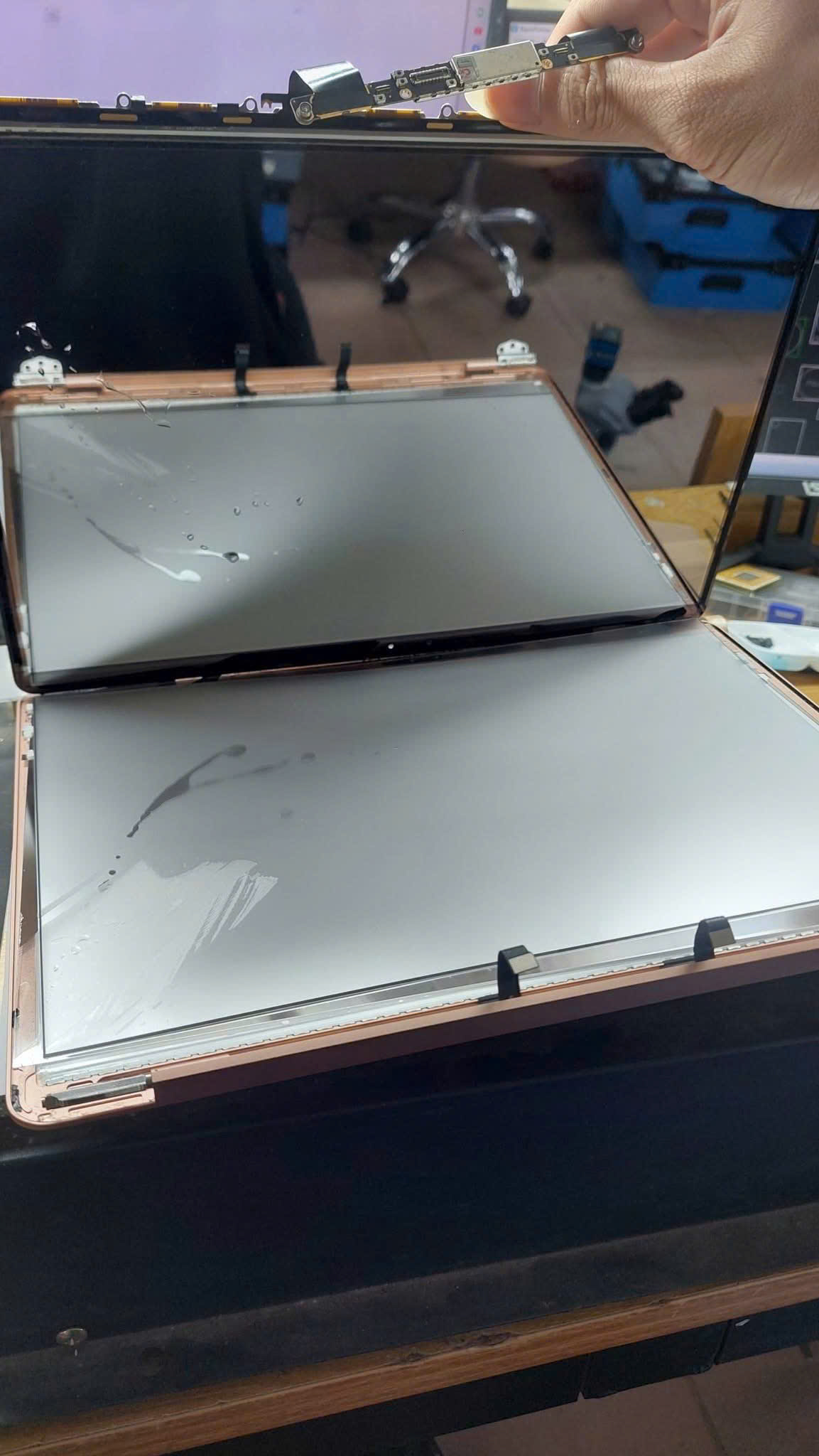 Sửa MacBook Air M1 A2337 Vào Nước